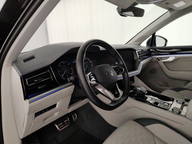 Volkswagen Touareg usata a Massa-Carrara (8)