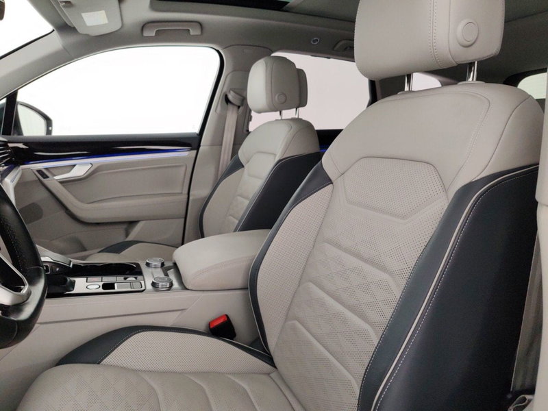 Volkswagen Touareg usata a Massa-Carrara (9)