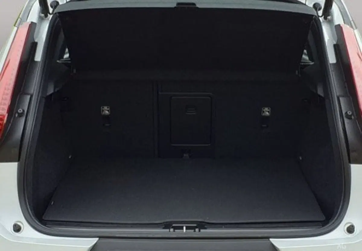 Volvo XC40 usata a Palermo (13)