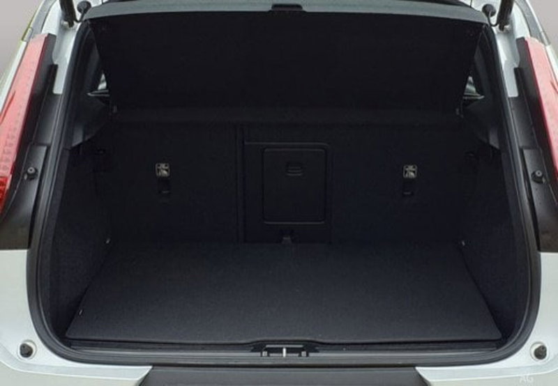 Volvo XC40 usata a Palermo (13)