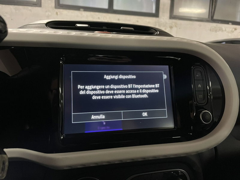 Renault Twingo usata a Milano (11)