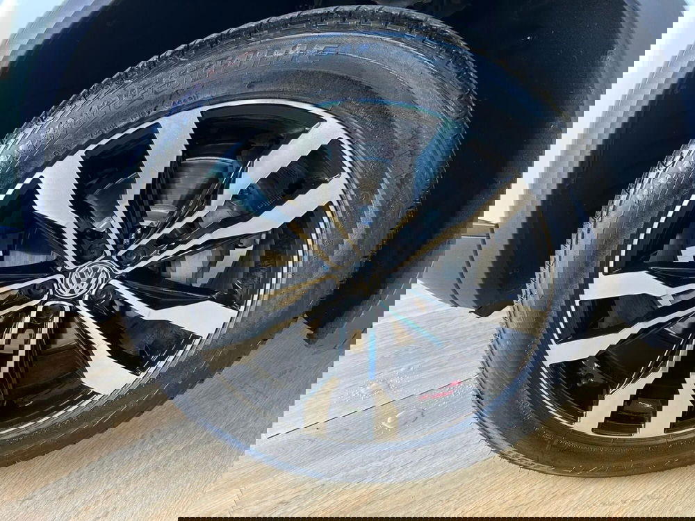 Volkswagen Touareg usata a Bari (10)