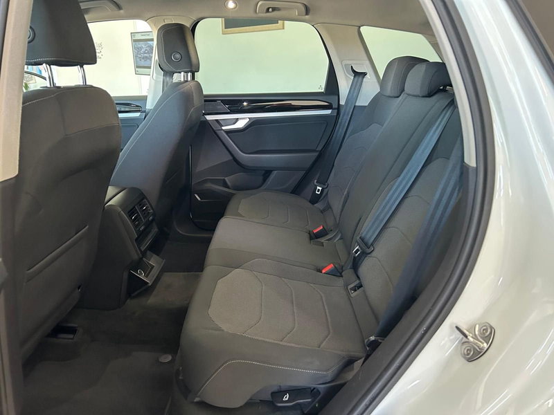 Volkswagen Touareg usata a Bari (12)