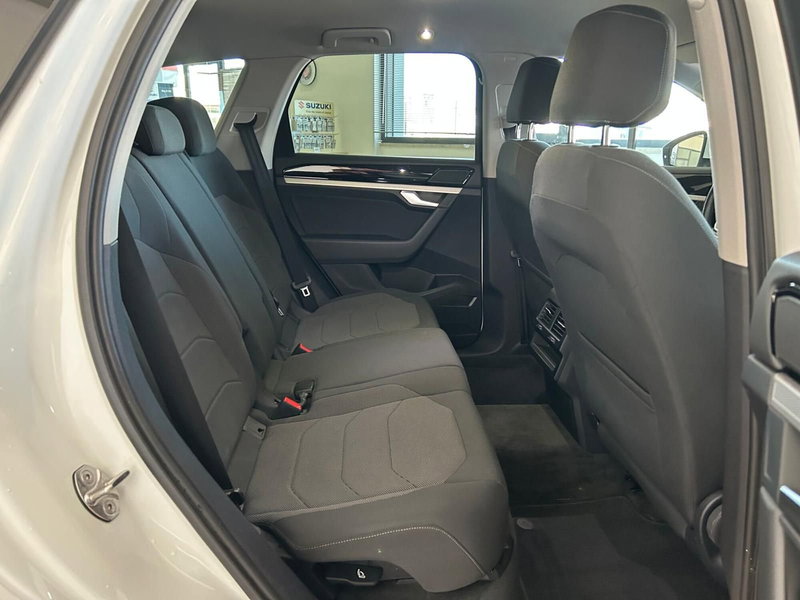 Volkswagen Touareg usata a Bari (13)