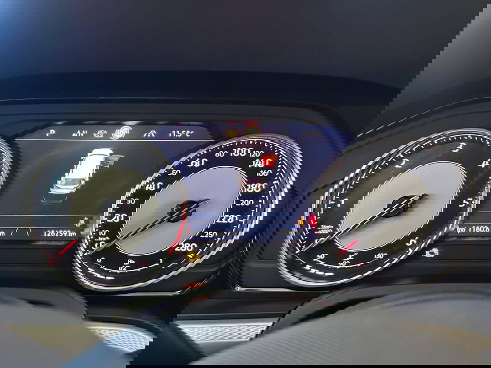 Volkswagen Touareg usata a Bari (15)