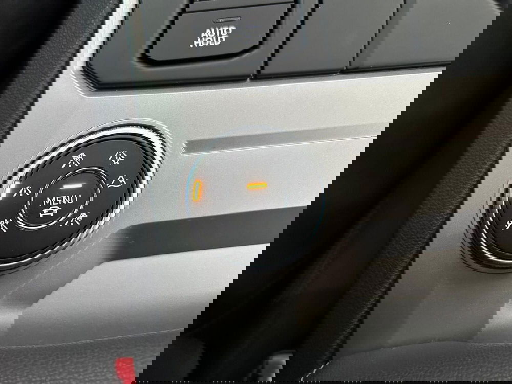 Volkswagen Touareg usata a Bari (17)