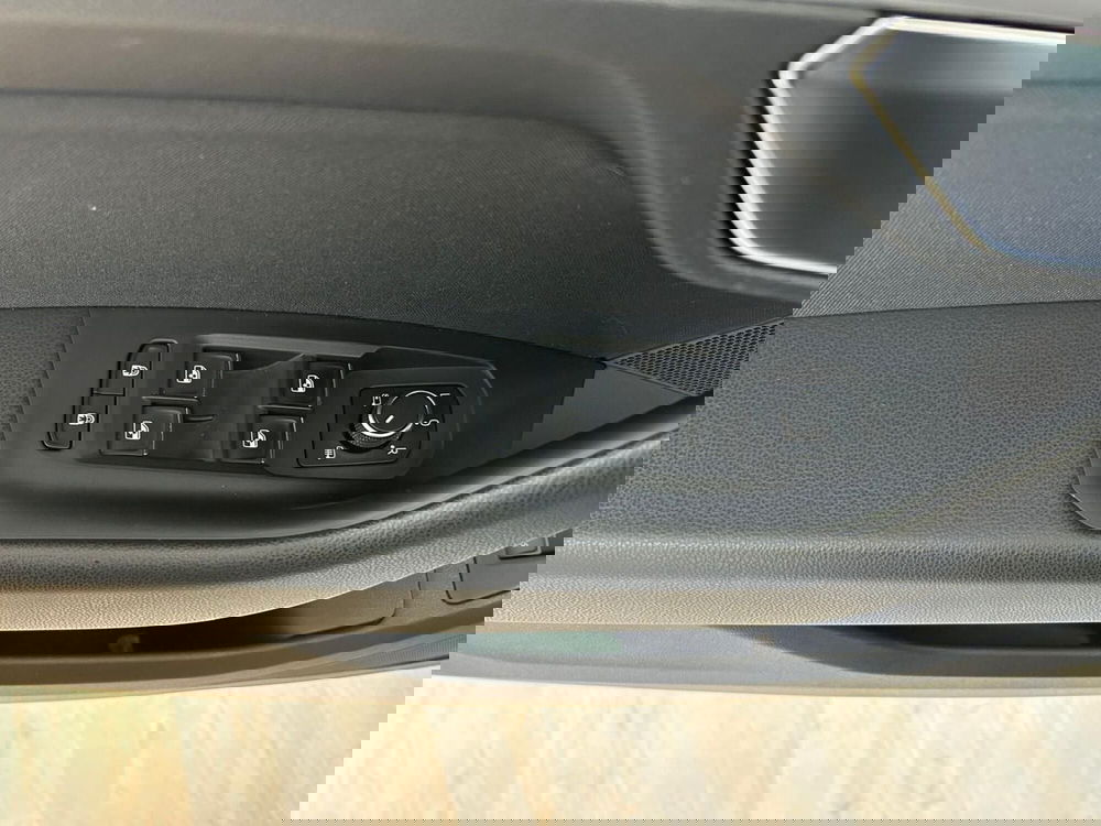 Volkswagen Touareg usata a Bari (18)