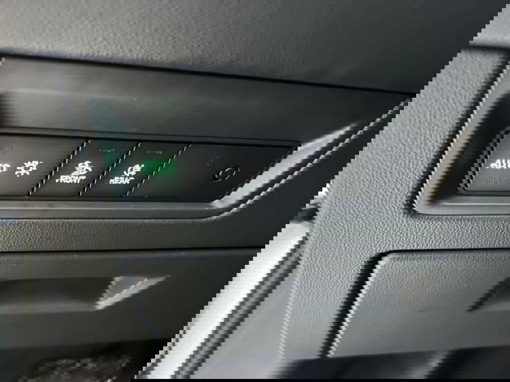 Volkswagen Touareg usata a Bari (19)