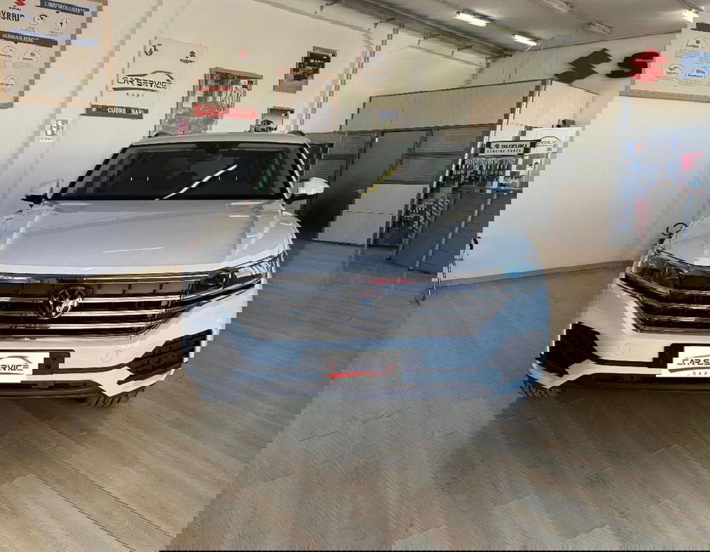 Volkswagen Touareg usata a Bari (2)