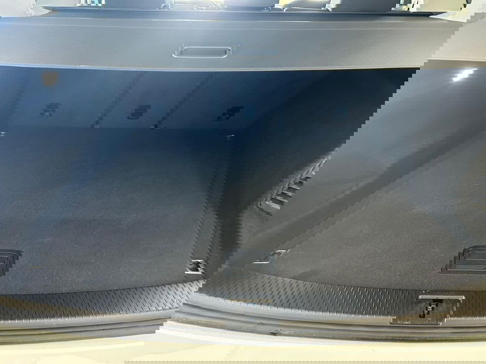 Volkswagen Touareg usata a Bari (20)