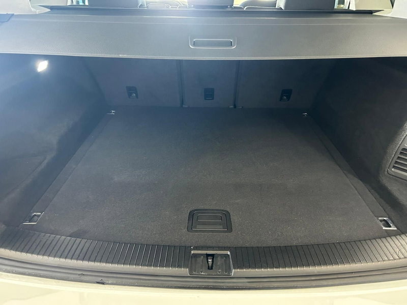 Volkswagen Touareg usata a Bari (20)