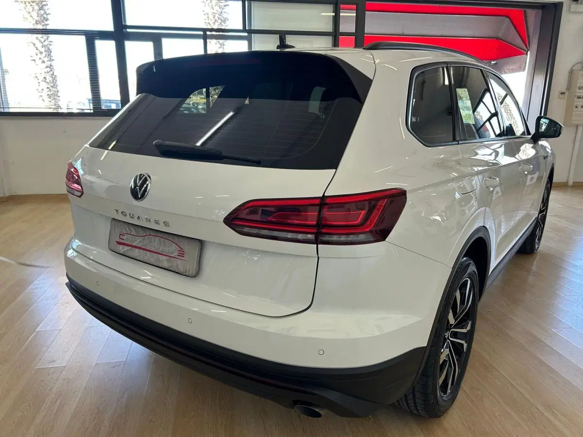 Volkswagen Touareg usata a Bari (5)
