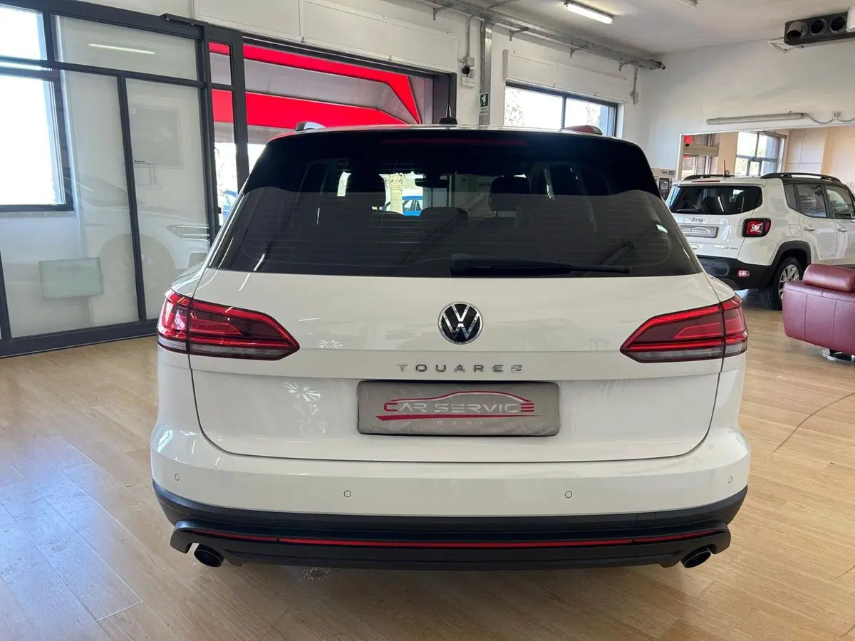 Volkswagen Touareg usata a Bari (6)