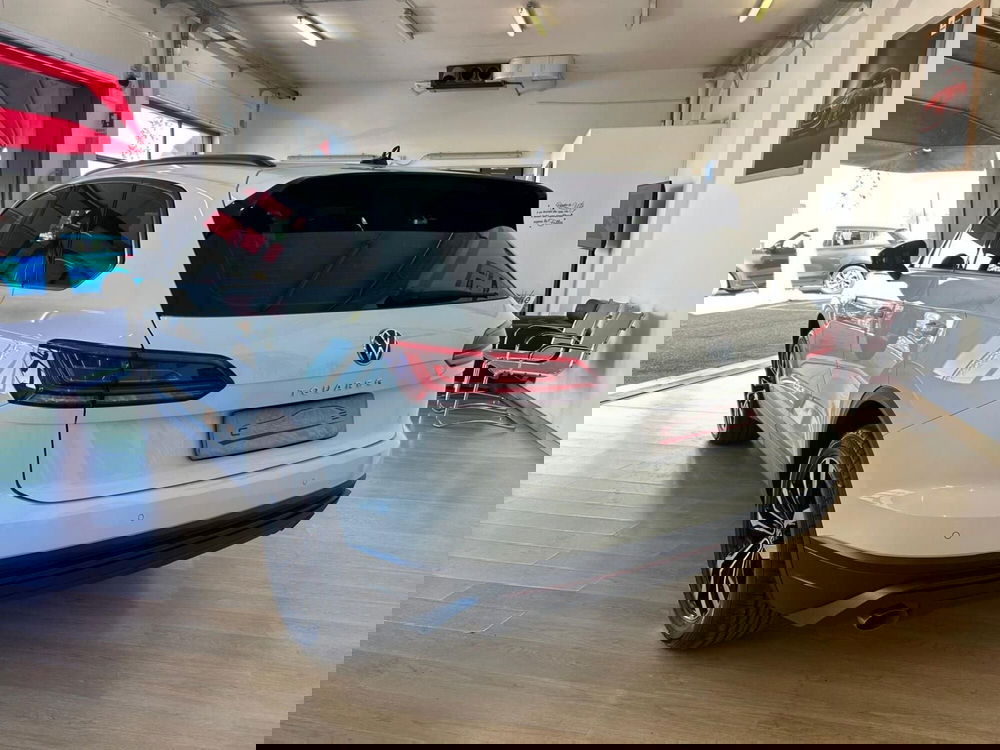 Volkswagen Touareg usata a Bari (7)