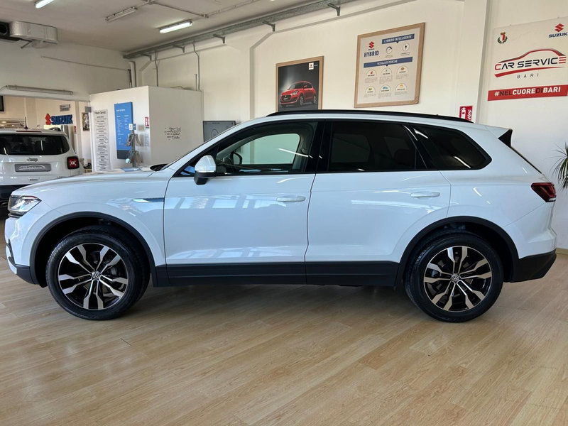 Volkswagen Touareg usata a Bari (8)