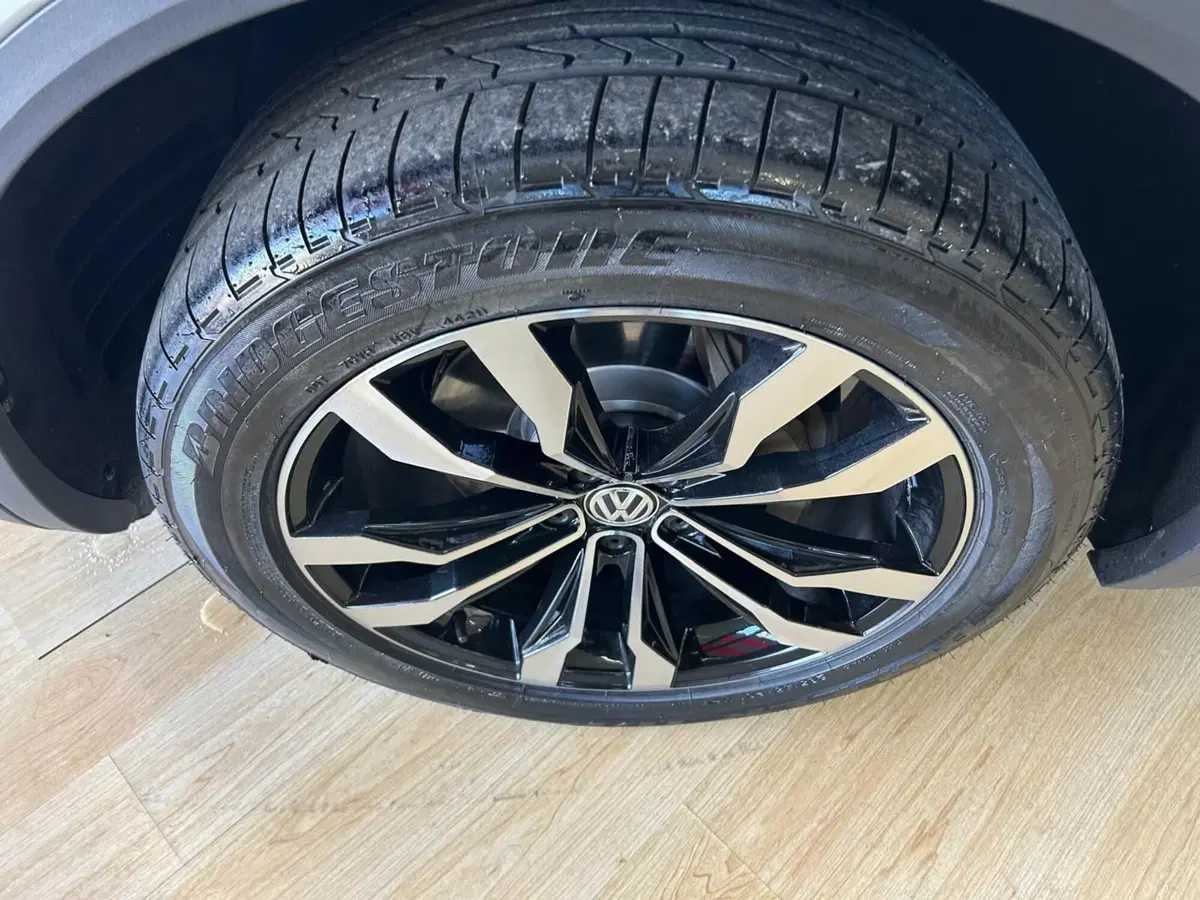Volkswagen Touareg usata a Bari (9)