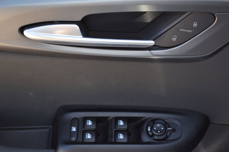 Alfa Romeo Tonale usata a Catania (9)