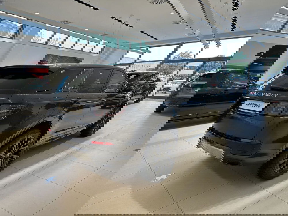 Land Rover Discovery Sport nuova a Forlì-Cesena (2)
