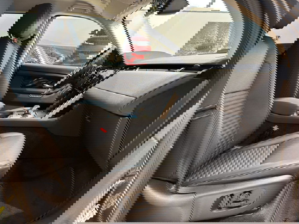 Land Rover Discovery Sport nuova a Forlì-Cesena (3)