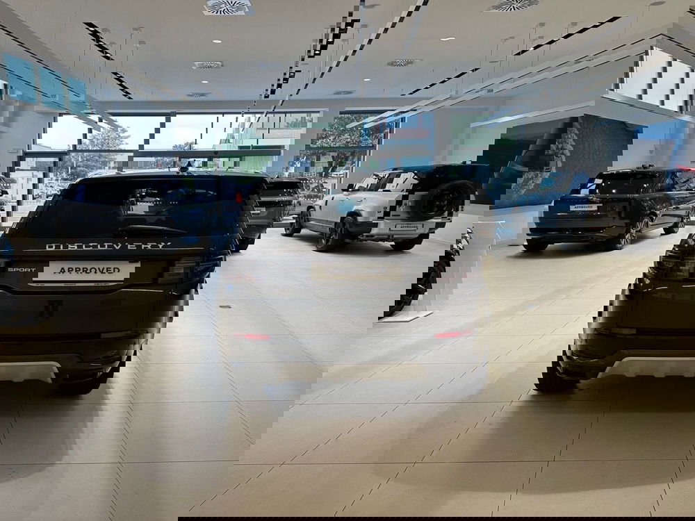 Land Rover Discovery Sport nuova a Forlì-Cesena (7)