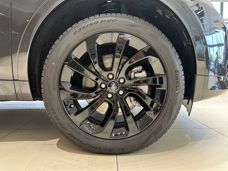 Land Rover Discovery Sport nuova a Forlì-Cesena (9)