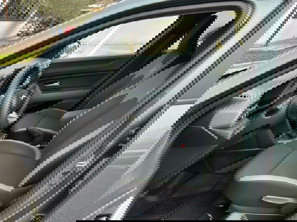 Dacia Duster usata a Latina (13)