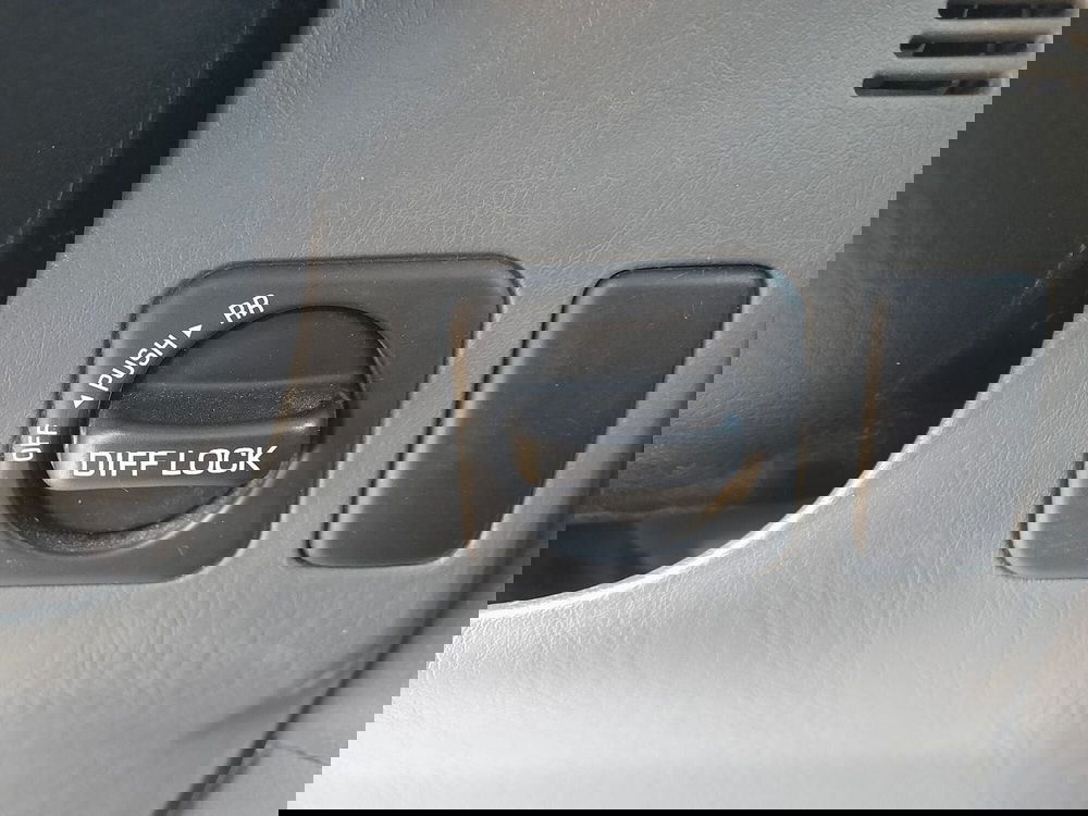 Toyota Land Cruiser usata a L'Aquila (17)