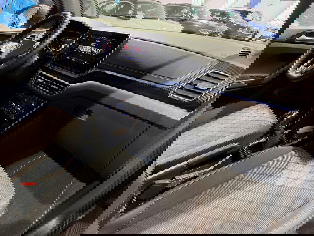 Volkswagen T-Cross usata a Genova (11)