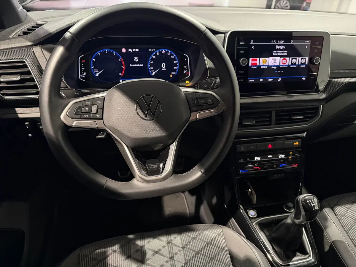 Volkswagen T-Cross usata a Genova (12)