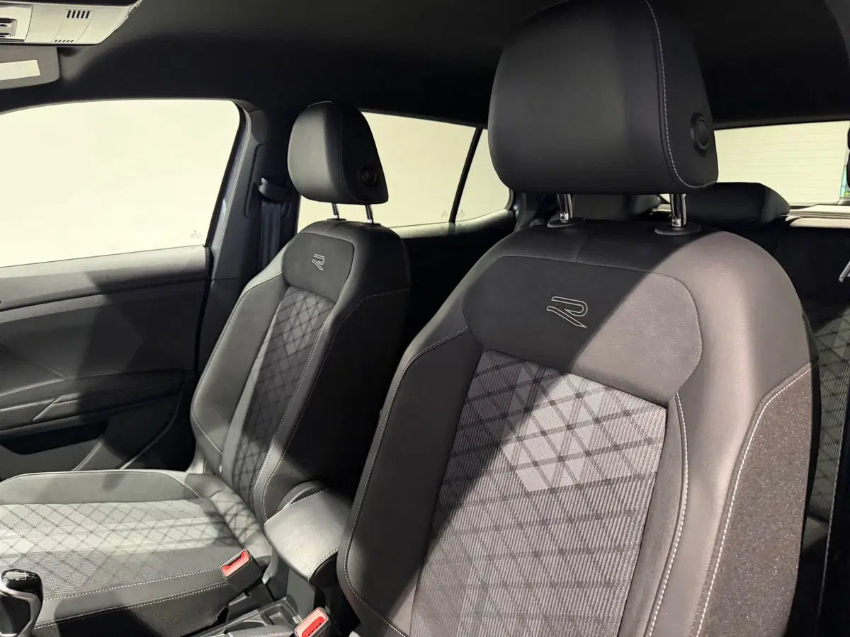 Volkswagen T-Cross usata a Genova (9)