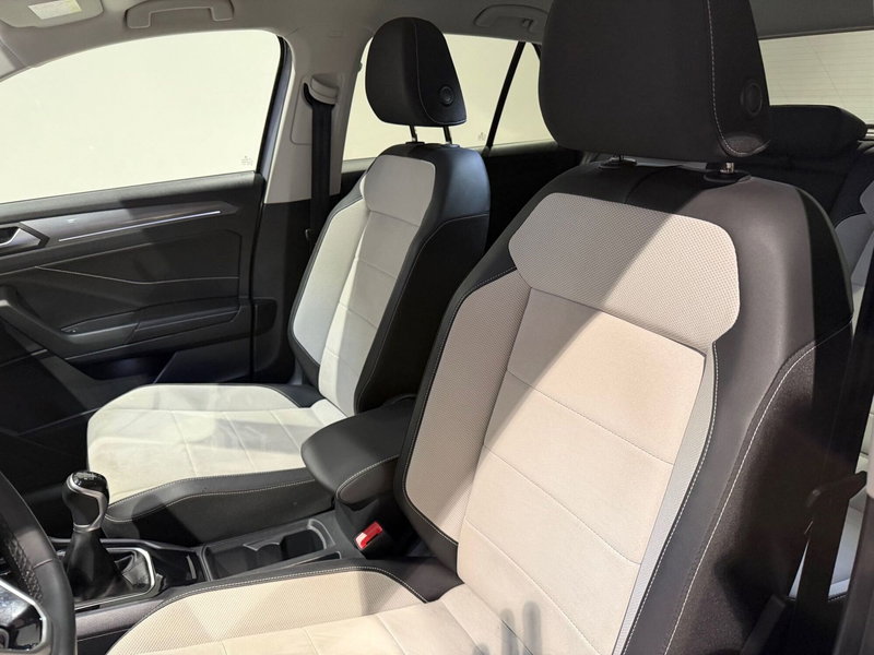 Volkswagen T-Roc usata a Genova (9)