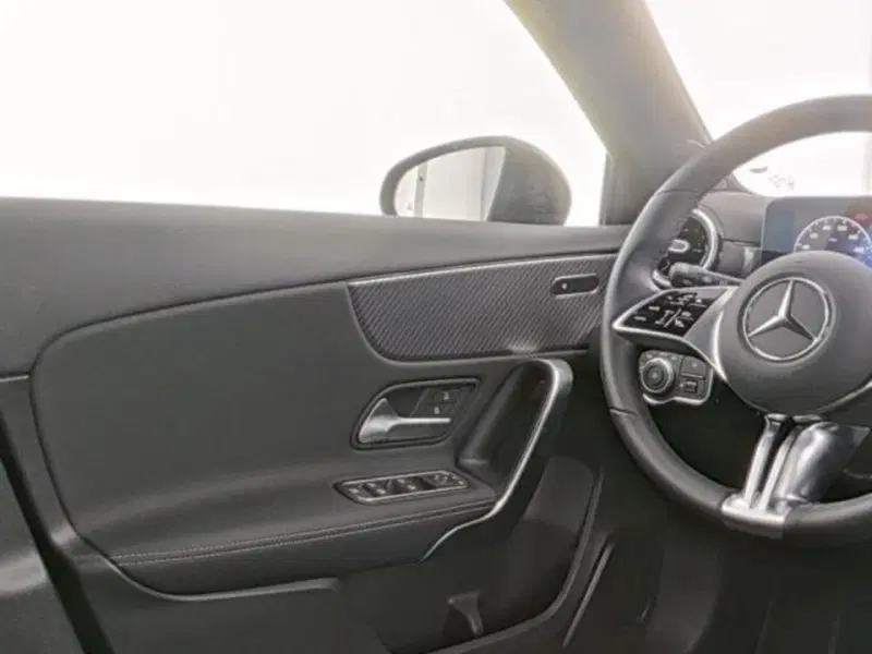 Mercedes-Benz Classe A usata a Milano (8)