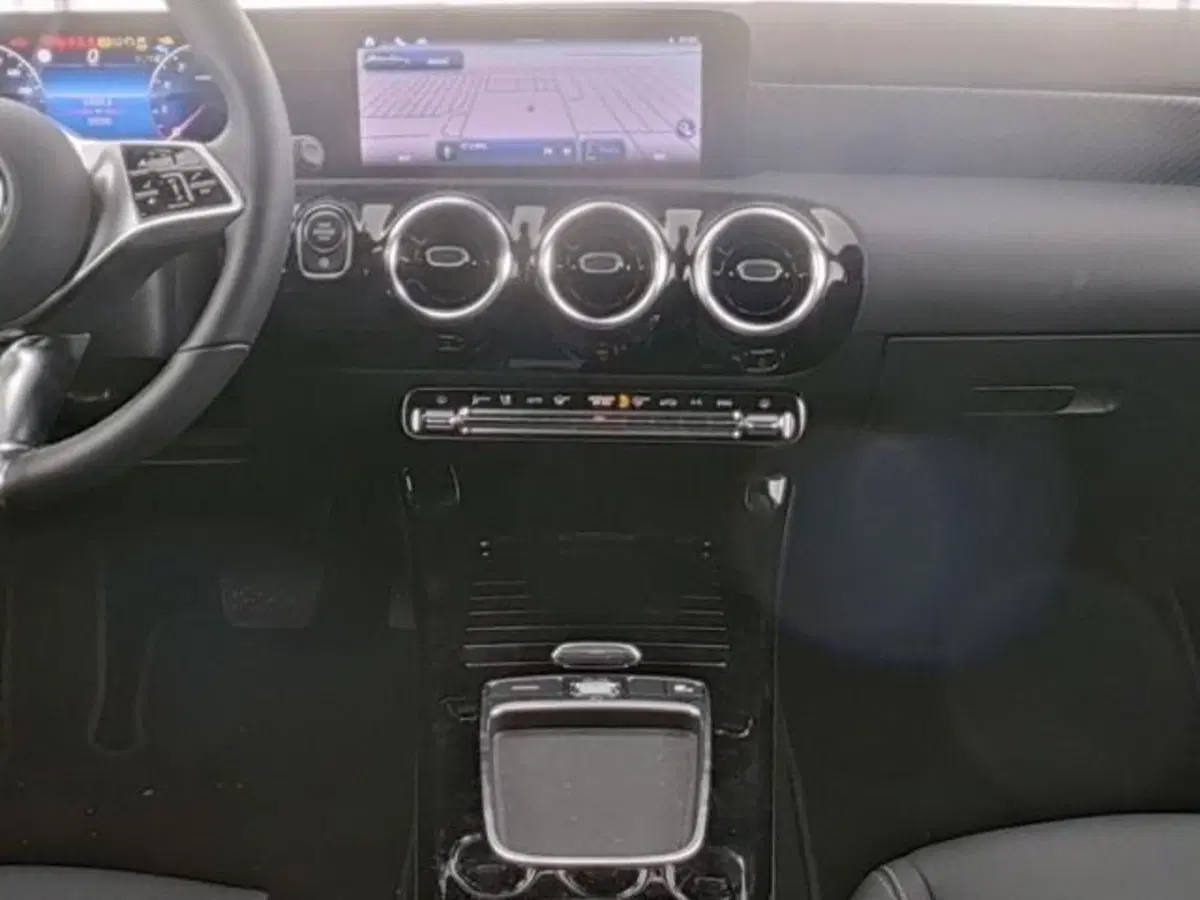 Mercedes-Benz Classe A usata a Milano (9)