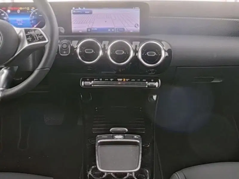 Mercedes-Benz Classe A usata a Milano (9)