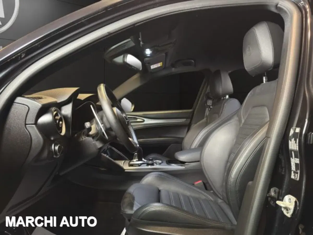 Alfa Romeo Stelvio usata a Perugia (10)