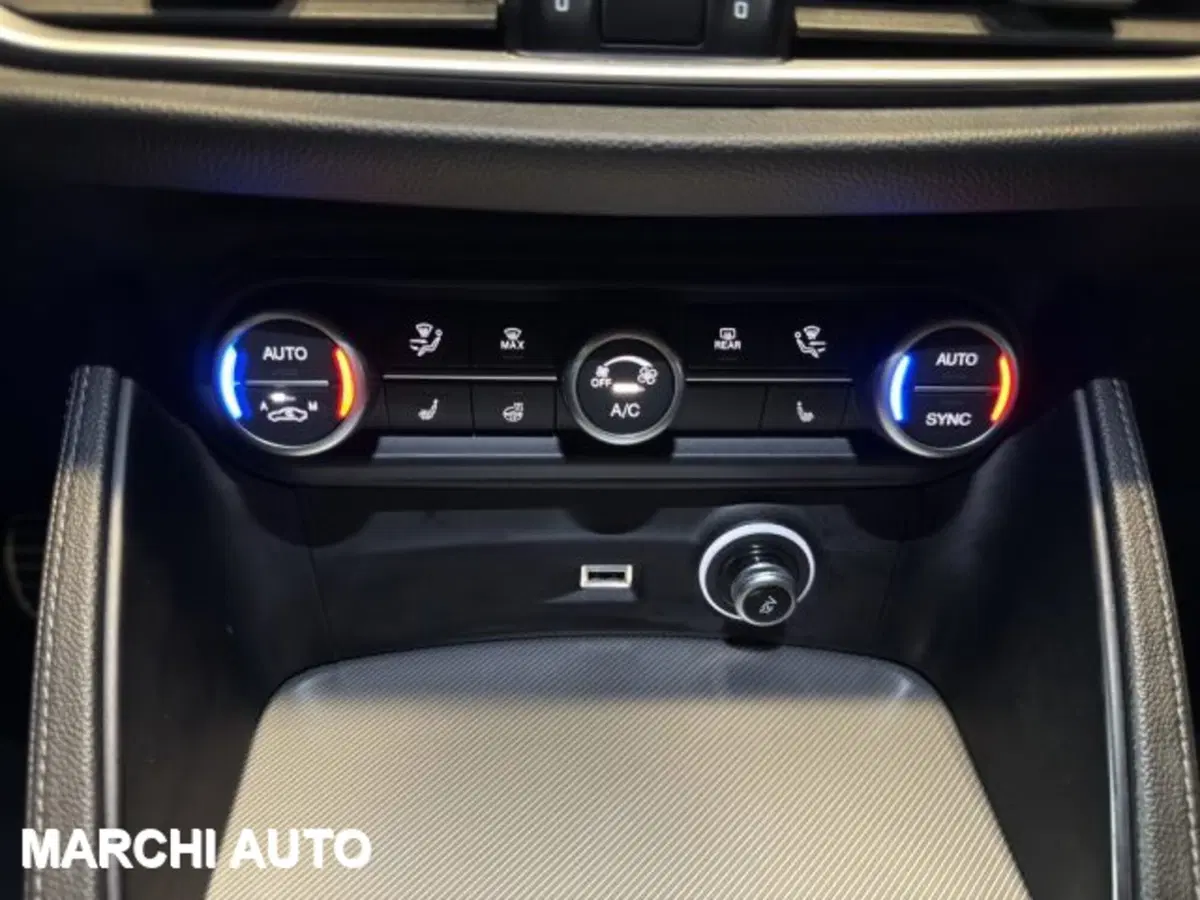 Alfa Romeo Stelvio usata a Perugia (19)