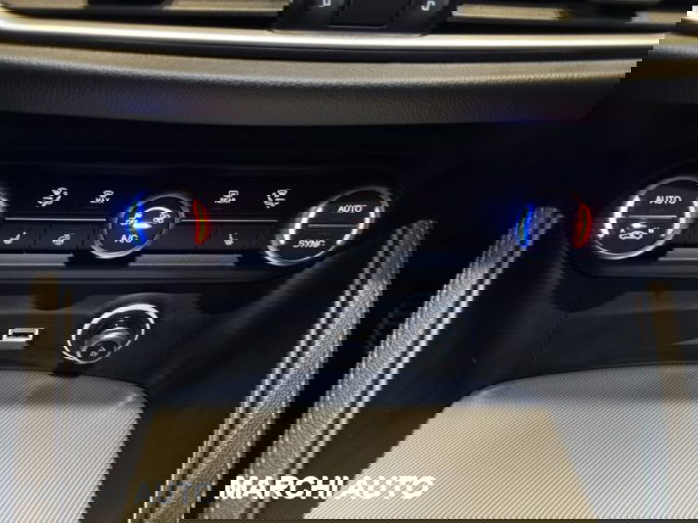 Alfa Romeo Stelvio usata a Perugia (19)