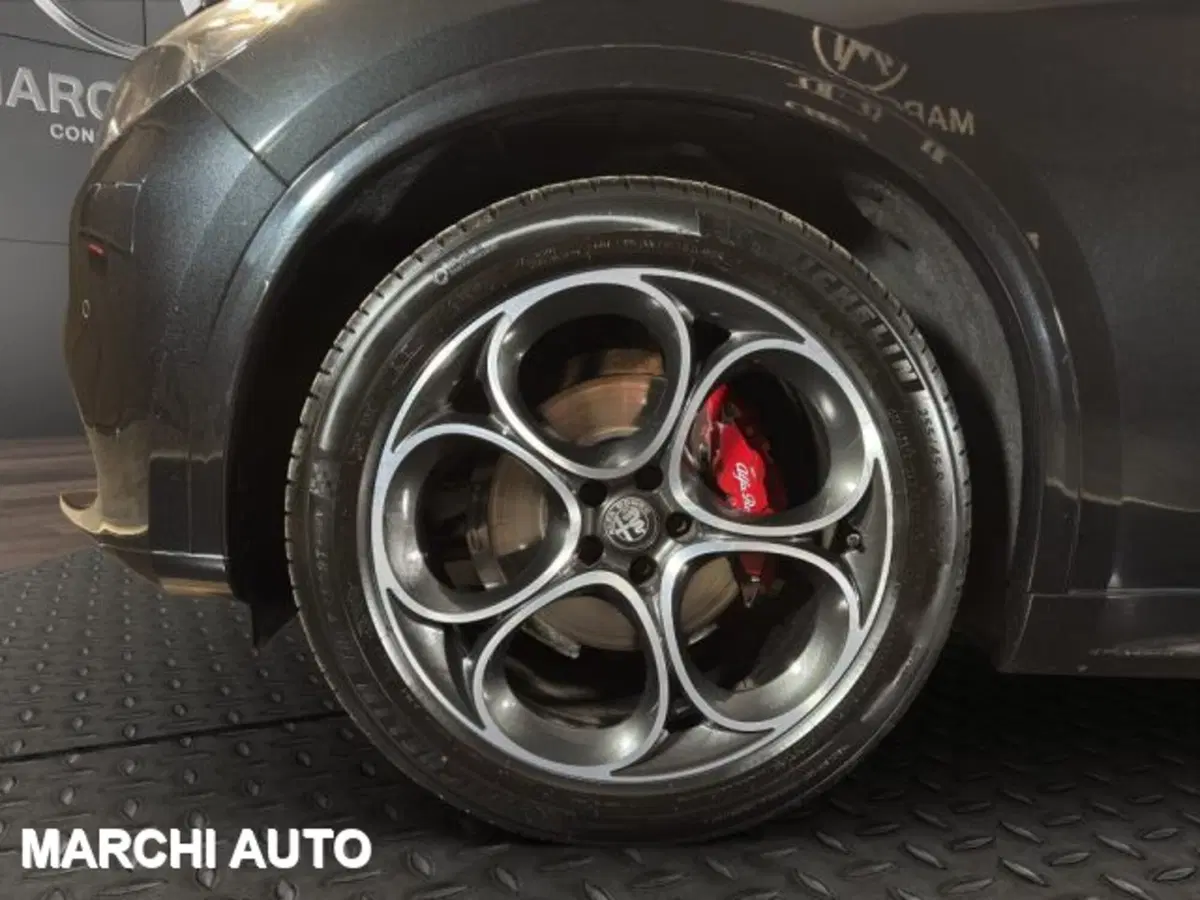 Alfa Romeo Stelvio usata a Perugia (9)