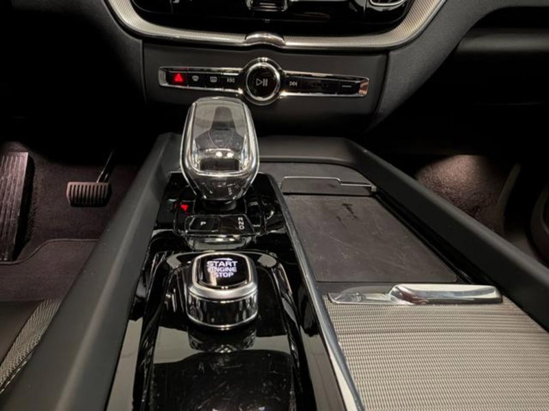 Volvo XC60 usata a Como (11)