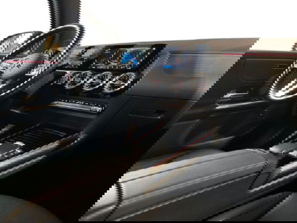 Mercedes-Benz EQA usata a Bologna (15)