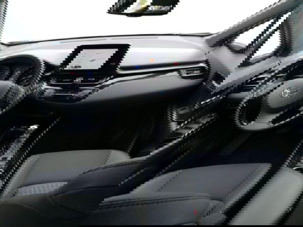 Toyota Toyota C-HR usata a Roma (15)