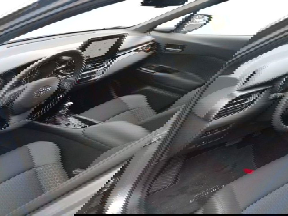 Toyota Toyota C-HR usata a Roma (7)