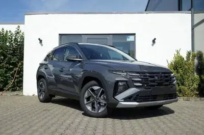 Hyundai Tucson 1.6 t-gdi 48V Xtech 2wd mt nuova a Castenaso
