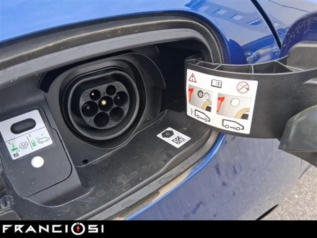Renault Megane E-Tech Electric nuova a Modena (15)