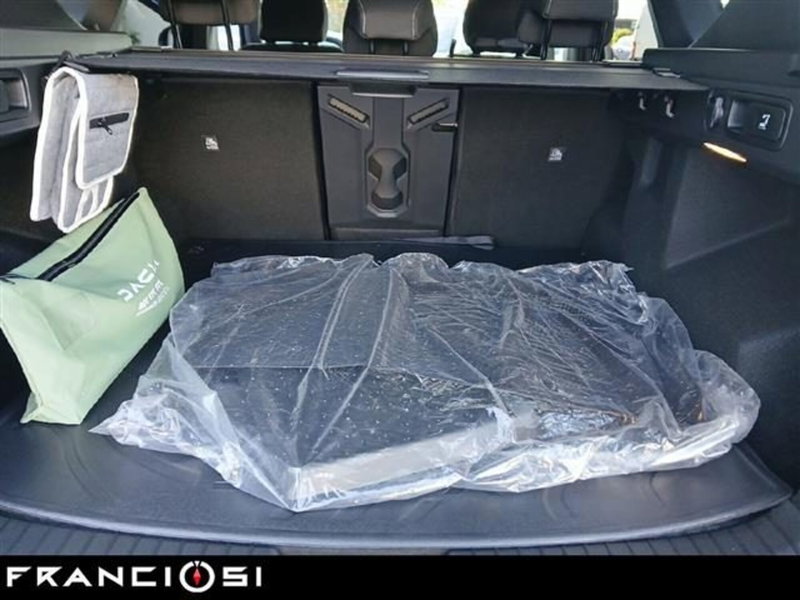 Dacia Bigster usata a Modena (11)