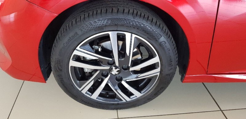 Peugeot 208 usata a Pordenone (9)