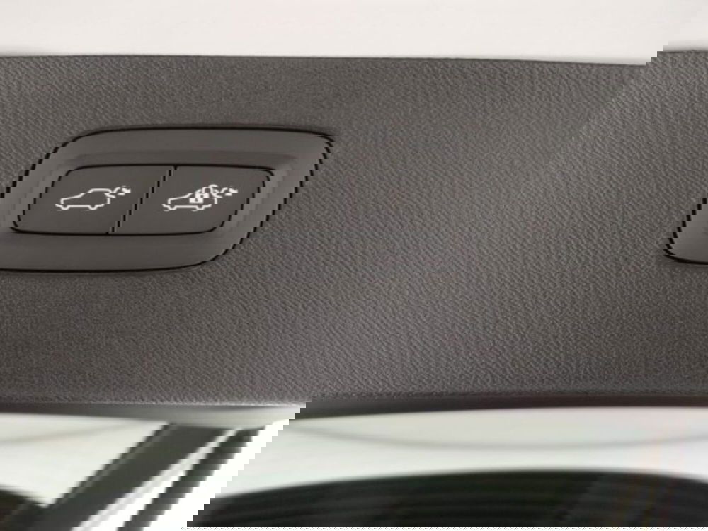 Volvo XC90 nuova a Modena (18)