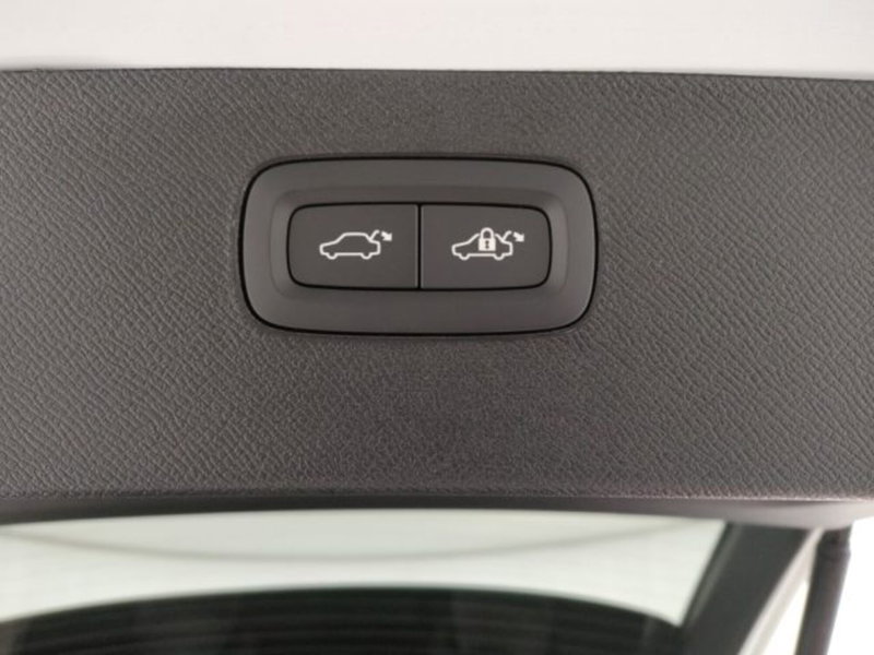 Volvo XC90 nuova a Modena (18)