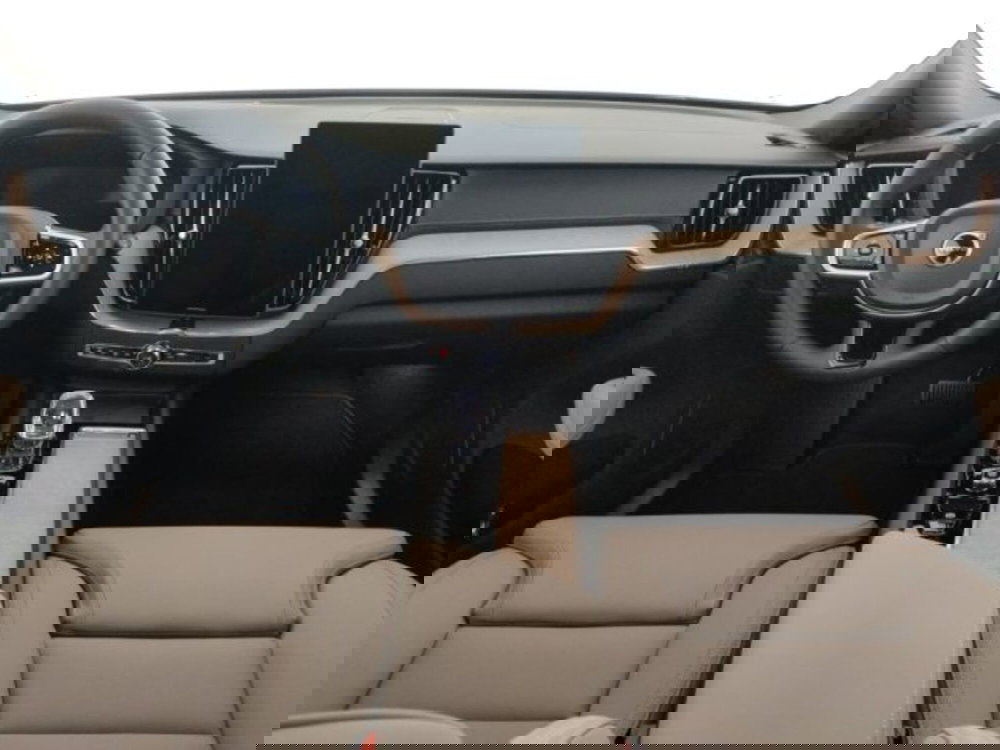 Volvo XC60 nuova a Modena (13)