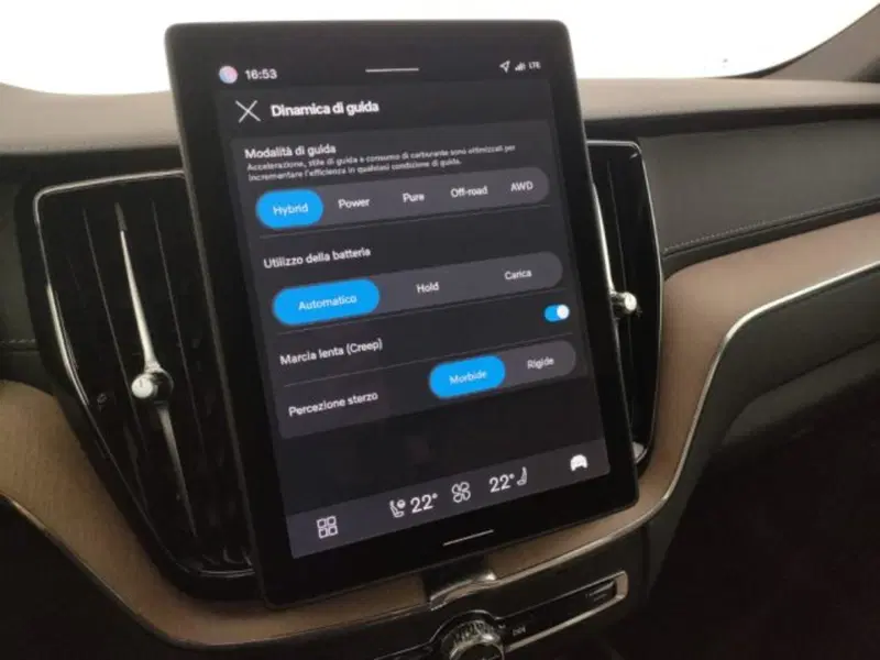Volvo XC60 nuova a Modena (15)